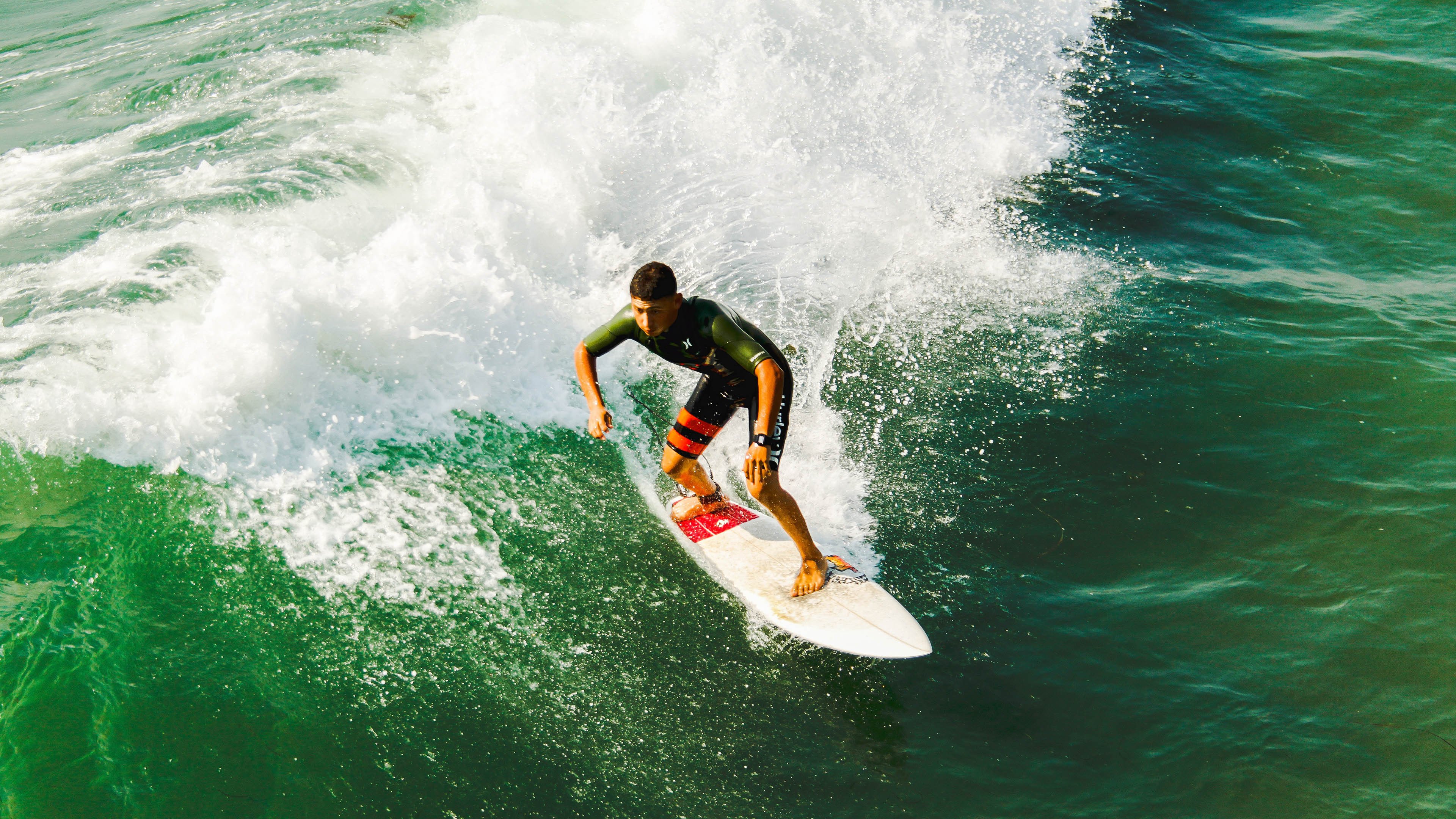 爱游戏综合娱乐-青少年的篮球热潮席卷全国，校园体育不断升温，青少年篮球训练体系